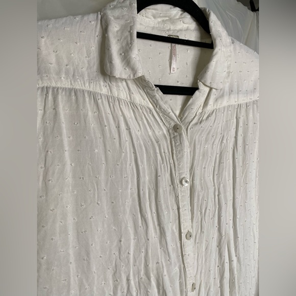 Free People Size XS Swiss Dot Textured White Button Down Front Tie Top - Picture 6 of 9